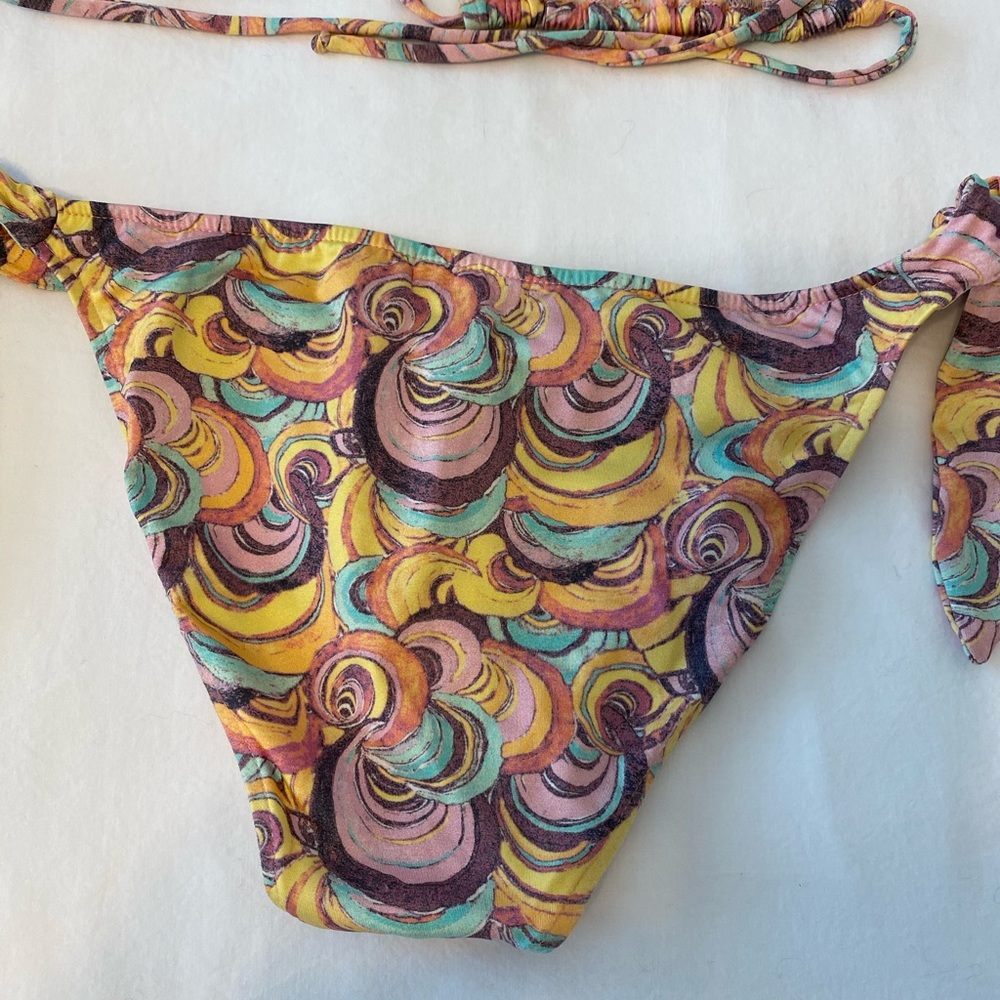 Bikini- Excellent Condition - Picture 6 of 6